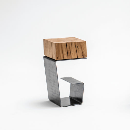 THE LINE SIDE TABLE
